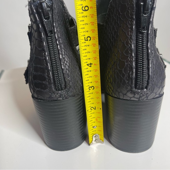 NEVER WORN Black Animal Print Vegan Faux Leather Ankle Winter Fall Booties - Picture 5 of 8